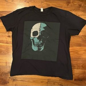 Classic Skull black tee